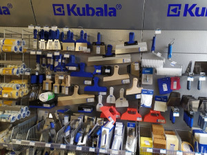 Obchod na sídlišti Šumava v Budějovicích nabízí vše pro kutily i řemeslníky