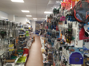 Obchod na sídlišti Šumava v Budějovicích nabízí vše pro kutily i řemeslníky