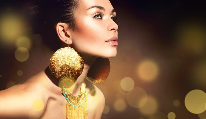 Chcete se svým dárkem zabodovat? Vsaďte na jistotu a darujte zlatý šperk