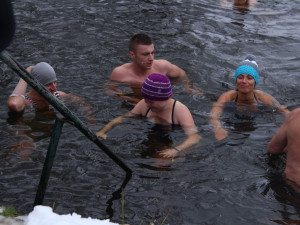 Otužilci podpoří pacienty s roztroušenou sklerózou