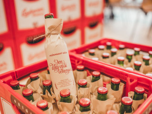 Začíná prodej Požehnaného ležáku. Budvarská vánoční tradice opět pomůže charitě. Letos již pošesté