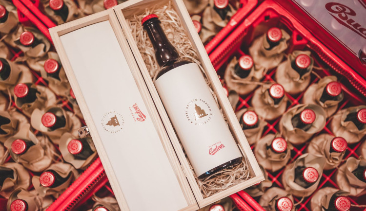 Začíná prodej Požehnaného ležáku. Budvarská vánoční tradice opět pomůže charitě. Letos již pošesté