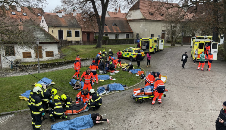 V areálu krumlovského zámku cvičili záchranáři zásah u teroristického útoku