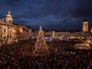ANKETA: Města na jihu Čech rozsvítila vánoční stromky. Který je nejhezčí?