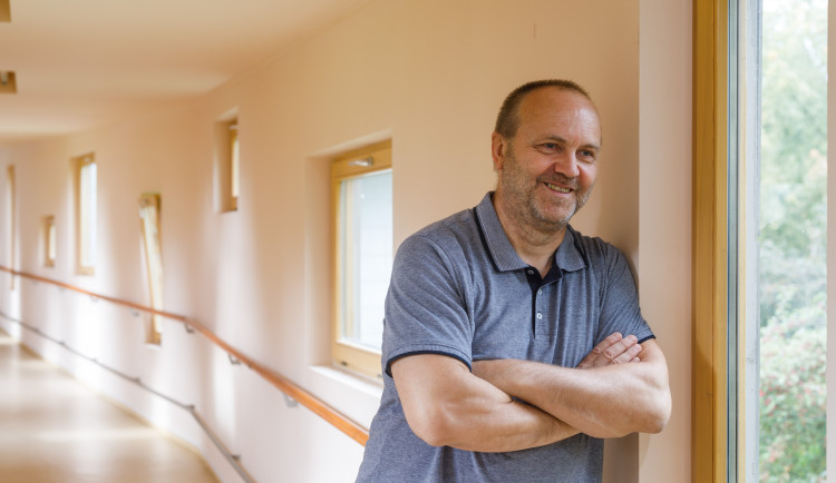 Dlouholetý člen Dobrovolnického centra Diecézní charity České Budějovice Vladislav Štrejn se stal jedním z devíti oceněných, kteří si v Katedrále sv. Víta, Václava a Vojtěcha v Praze převzali Cenu Charity za rok 2022.