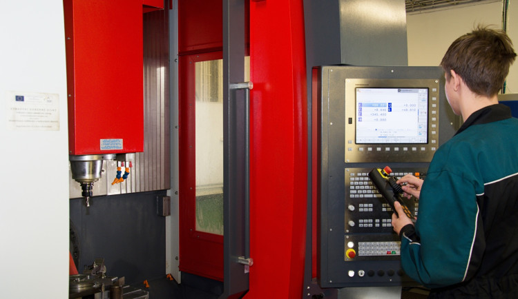 Najde se mezi vámi někdo, kdo by neznal jednu z největších škol Jihočeského kraje, a to VOŠ, SPŠ automobilní a technickou? 