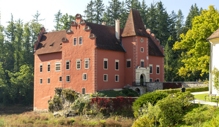 size3-16488233947947-2-cervena-lhota-zustava-bez-vody-navstevnici-se-ale-mohou-tesit-na-zajimave-novinky