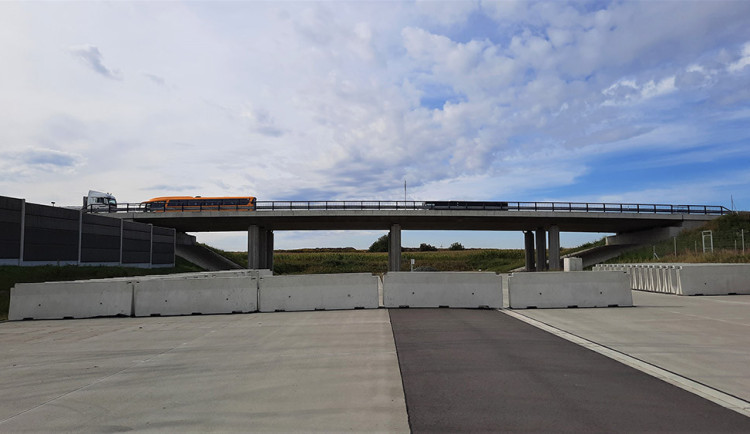 Poslední úsek dálnice D1 okolo Přerova má konečně stavební povolení. Práce začnou ještě letos