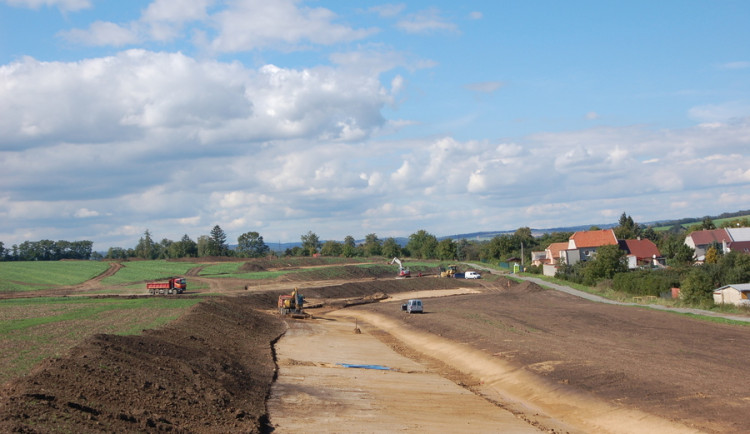 Naši předci své hroby promyšleně umísťovali do krajiny. Svědčí o tom nálezy archeologů u Dobromilic