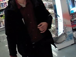 Dvojice krade v drogeriích drahé zboží. Škoda je téměř půl milionu