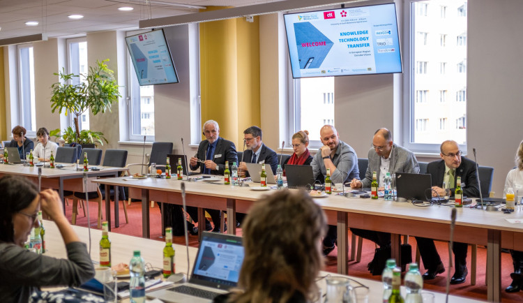 Na Jihočeské univerzitě se konalo první historické přeshraniční setkání transferu technologií