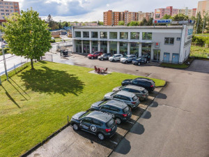 Budějcký Autostart slaví 30 let. Suzuki se pro řadu našich klientů stalo srdcovkou, říká majitel
