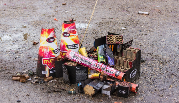 Rakouská policie varuje před pyrotechnikou z Česka. Na hranicích probíhaly kontroly