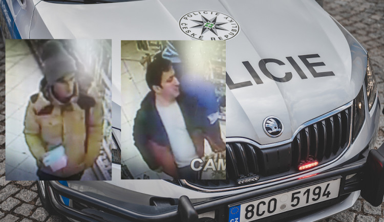 Zloději ukradli z drogerie dvanáct zubních kartáčků. Pátrá po nich policie