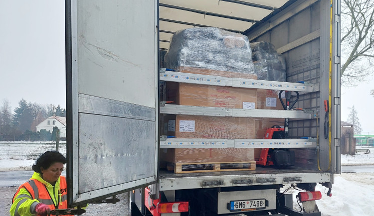 Olomoučané posílají dárek válčící Ukrajině. Ve sbírce jsou přímotopy i elektrocentrály