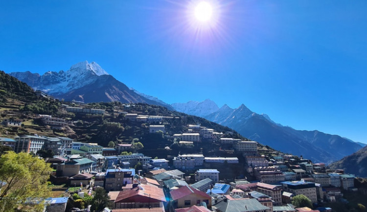 SAMA V NEPÁLU: Himalájská facka, první pohled na majestátné velikány a osobní loučení