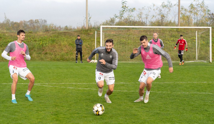 Dynamu začíná příprava. Klub získal nového záložníka