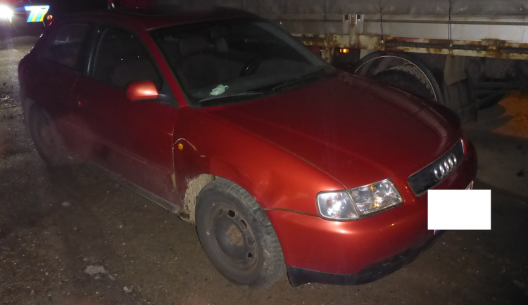 Patnáctiletý mladík vyvezl své kamarády na výlet. Auto si půjčil od strýce