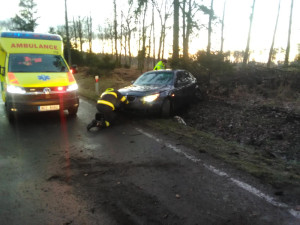 Náledí komplikuje dopravu na jihu Čech. Provoz na dálnici D3 zkomplikovala nehoda jedenácti vozidel