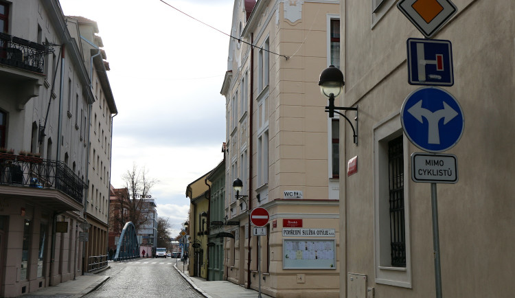 Doprava na náměstí se musí vrátit do původního stavu, rozhodl soud