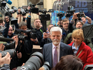 První kolo prezidentské volby vyhrál Petr Pavel, Babiše předstihl v závěru. Ten na sebe čeká kompro