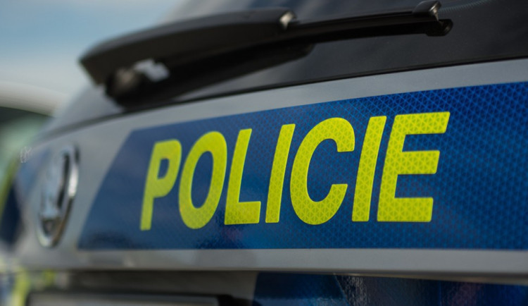 Policie našla na Písecku v rybníku tělo muže. Pravděpodobně utonul