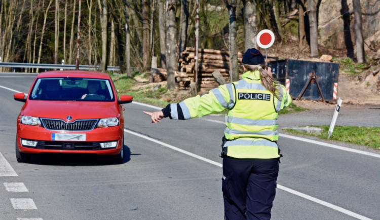Policisté budou v Olomouckém kraji důsledně kontrolovat rychlost a alkohol. Loni měli přes 180 akcí