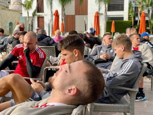 Komplikace na tureckém soustředění. Fotbalisty Dynama vyhnal z pokojů požár