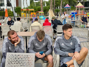 Komplikace na tureckém soustředění. Fotbalisty Dynama vyhnal z pokojů požár