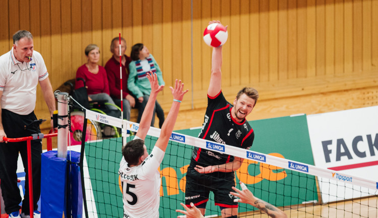 Jihostroj vyhrál v Beskydech hladce a naladil se na Pohár CEV.