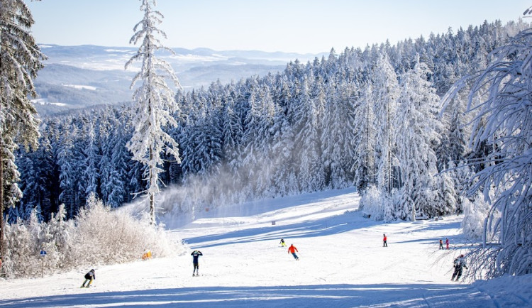 Nepropásněte dokonalé lyžařské podmínky ve Skiareálu Lipno