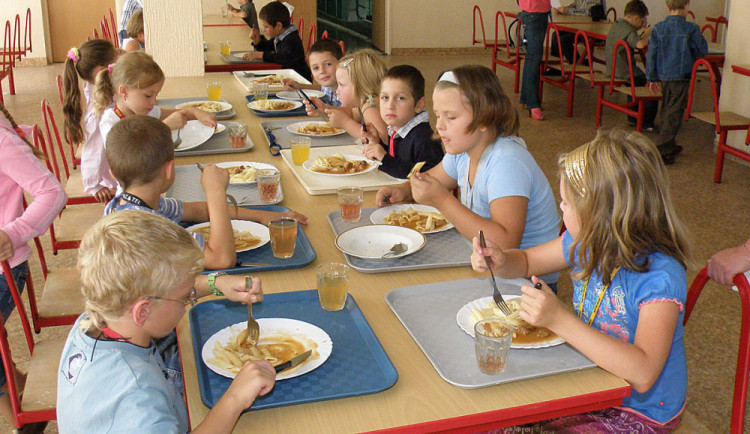 V jižních Čechách zdraží obědy asi deset procent krajských škol, nejvýš o pětinu
