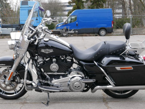 Účetní připravila firmy o 200 milionů korun. Nakupovala diamanty, kabelky a luxusní auta