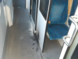 Dynamo se distancuje od fanoušků, kteří poničili vlak cestou do Plzně