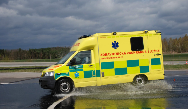 Záchranáři v sanitkách najezdili minulý rok téměř tři miliony kilometrů. Nejčastěji řeší zhoršený zdravotní stav