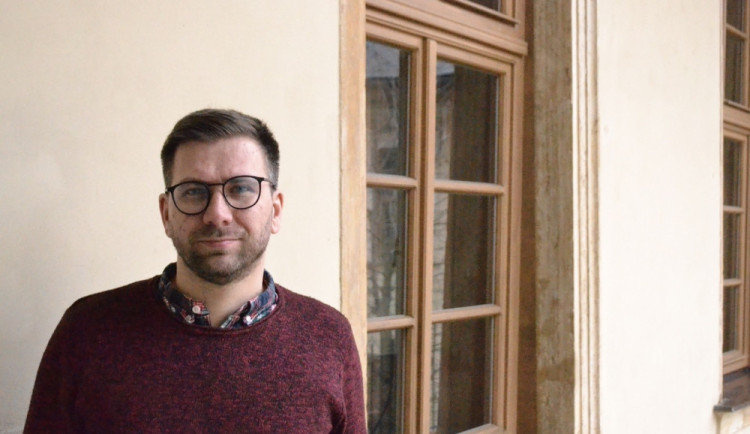 Dobytí Ukrajiny mělo být Putinovým triumfem, říká politolog Hynek Melichar.