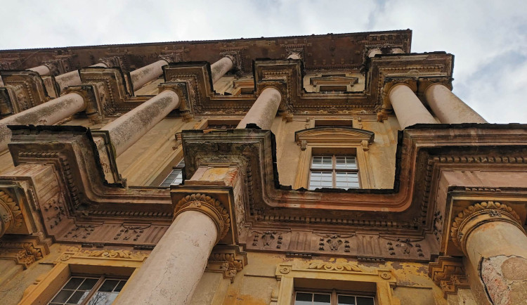 FOTOGALERIE: Když je zámek národní kulturní památkou, dosáhne na vyšší dotace, říká starostka Plumlova