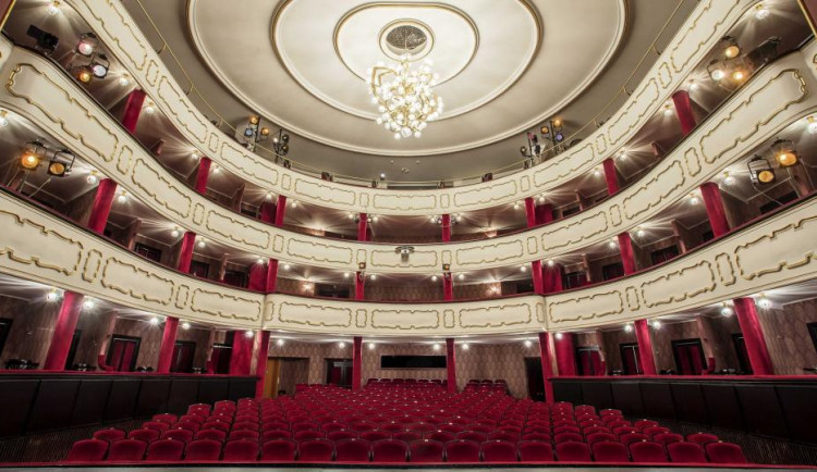 POLITICKÁ KORIDA: Jste pro sloučení Moravského divadla a Moravské filharmonie?