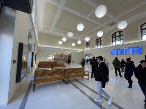 Hotovo. Příjezdová hala budějovického nádraží se po několikaměsíční rekonstrukci otevřela