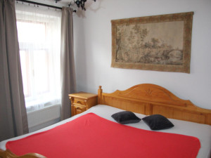 Kuplíř pronajímal byty prostitutkám. Peníze prohrával v pokeru