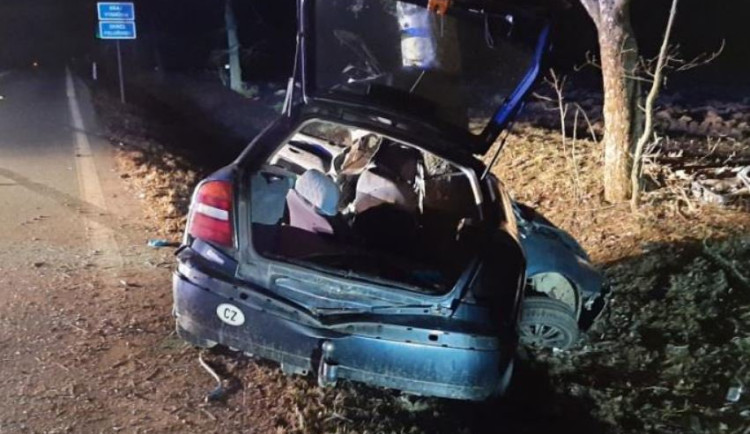 Vážná dopravní nehoda na Táborsku pohledem hasičů. Podívejte se na záběry z místa.