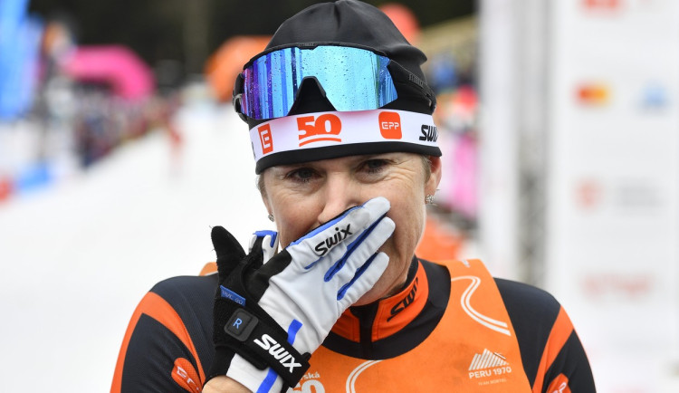 Kateřina Neumannová v cíli Jizerské 50 v únoru letošního roku.