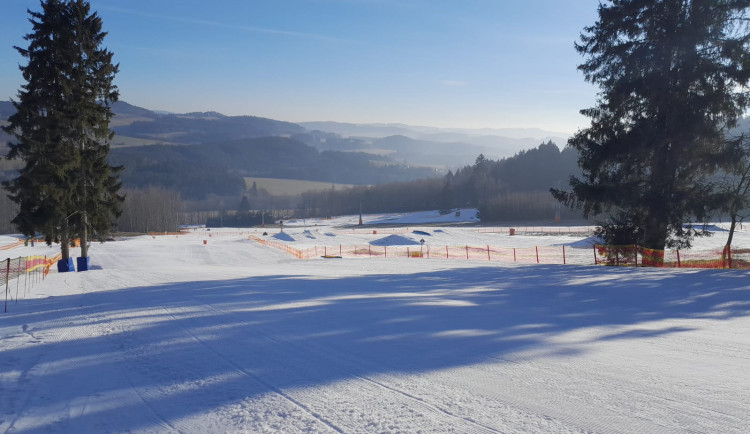 Zimní střediska na jihu Čech nabízejí navzdory oteplení dobré sněhové podmínky