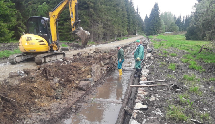Lesy ČR opravily na Šumavě 3,5 kilometru dlouhý úsek Schwarzenberského kanálu