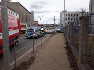 Nehoda na frekventované křižovatce si vyžádala lehké zranění