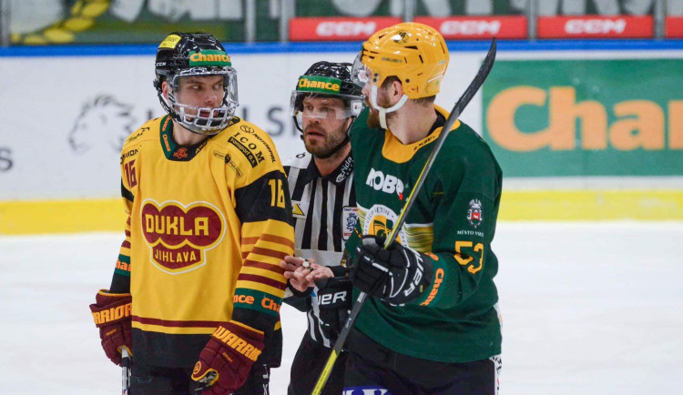 Dukla se loučí s prvoligovou sezónou. Vsetínu opět vzdorovala, o gól ale prohrála i třetí čtvrtfinálový zápas