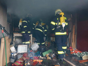 Při požáru kotelny se zranila majitelka domu