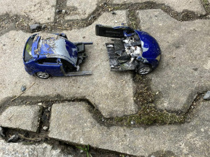 Nepochopitelné vandalství. Kdosi poškodil hrob a pietní místo tragicky zesnulého mladíka