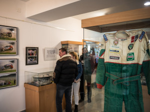 Výstavu k půlstoletí Rallye Český Krumlov zahájila nedělní vernisáž. Foto: Petr Skřivánek