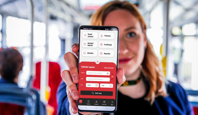 Novou aplikaci Dopravního podniku za měsíc využívá už přes 10 000 uživatelů.